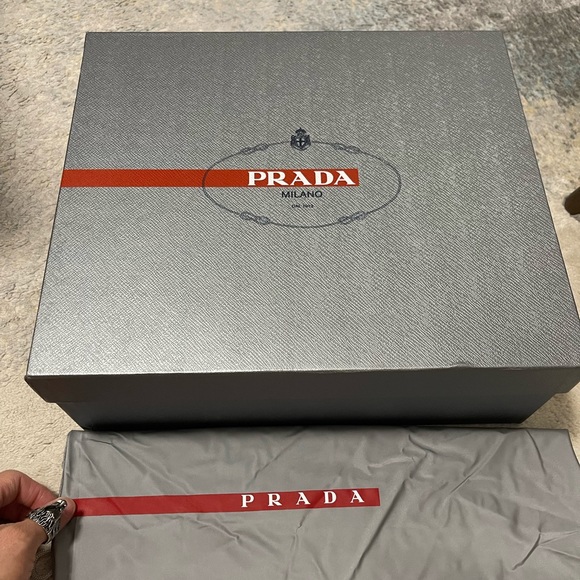 Like New Women‘s Size 6.5 Prada Leather Combat Boots With Drawstring Fasteners - Picture 12 of 12